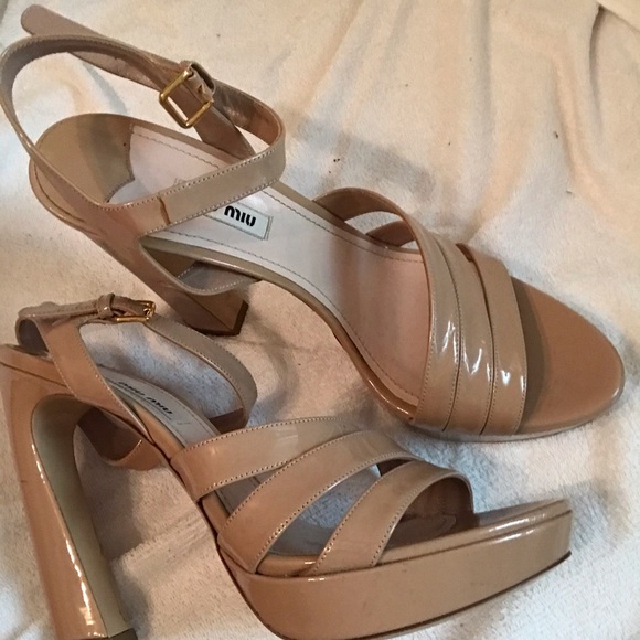 Nude patent leather Miu Miu platform sandals - Picture 3 of 4